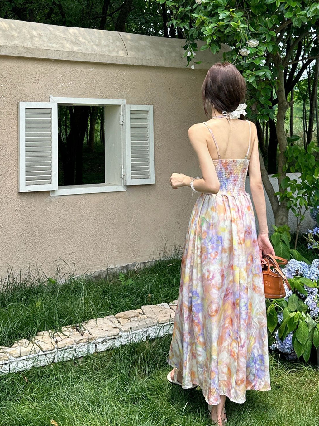 French-Style Oil Painting Halter Neck Spaghetti Strap Dress for Women, New Summer Vacation Style, Backless Floral Mid-Length Dress Ins