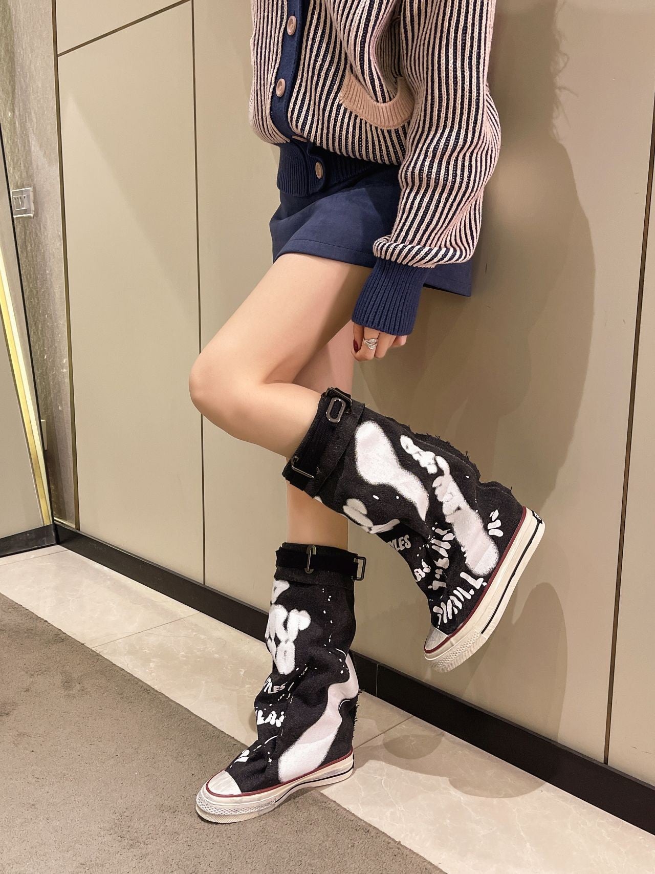 Boots Women's New Retro Flat Graffiti Middle Boots Sexy Trend plus size Foreign Trade Fashion Piled Boots Trendy Cross-border