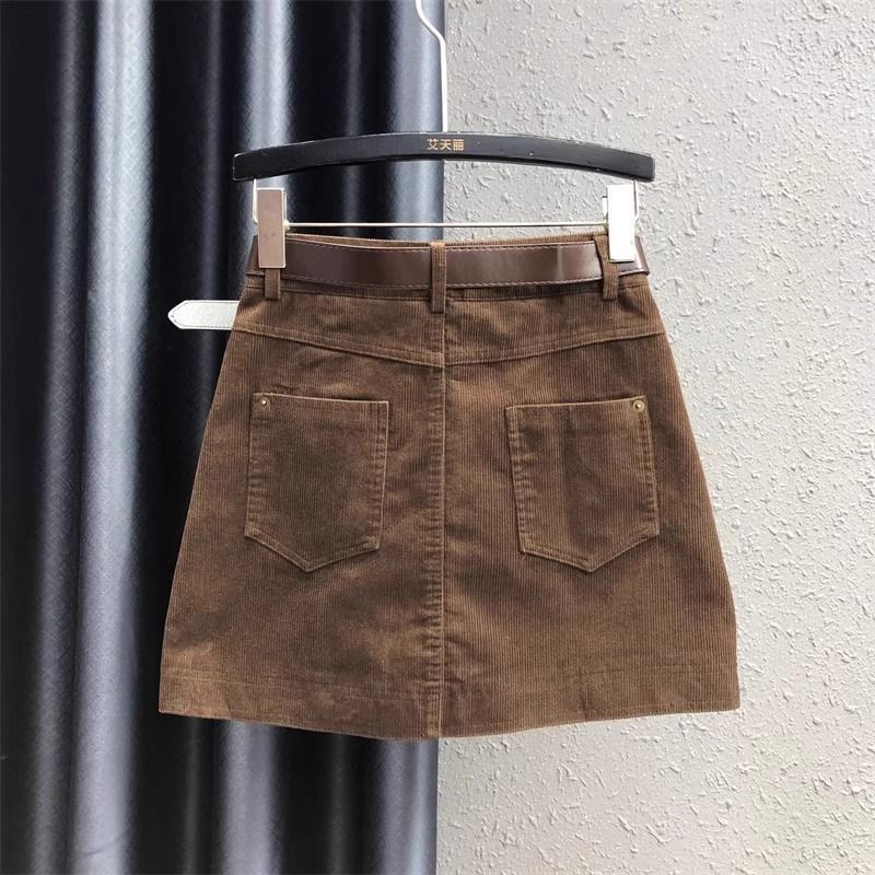 European Retro Brown Corduroy Skirt for Women, Spring, Autumn and Winter High-Waisted Slimming Look A-Line Skirt, Short Skirt, Hip-Hugging Skirt