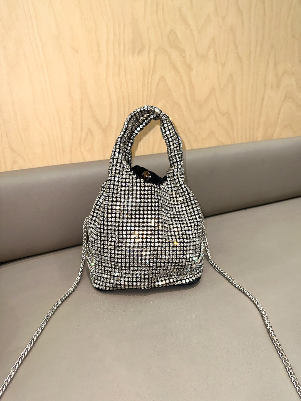 New Rhinestone Handbag Hard Bottom Shaping 2024 Guangzhou Quality Vest Bucket Shoulder Bag Chain Dinner Wallet