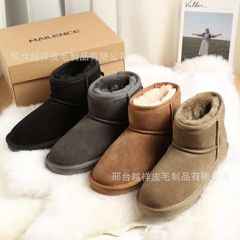 Sheepskin thick-soled snow boots women's winter fur one-piece short tube warm men's waterproof non-slip thick large cotton shoes
