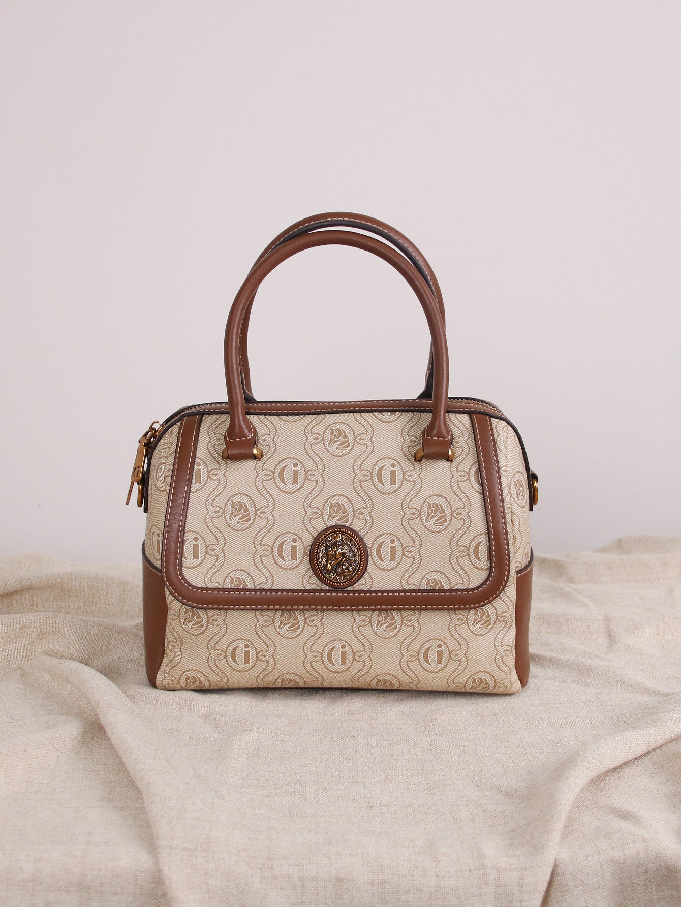 New Large Capacity Pillow Bag Fashion Unicorn Shoulder Commuter All-match Handbag Retro PVC Stitching Crossbody Bag